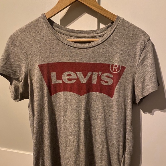 ❤️Levi's Tee Shirt❤️ - Picture 1 of 6